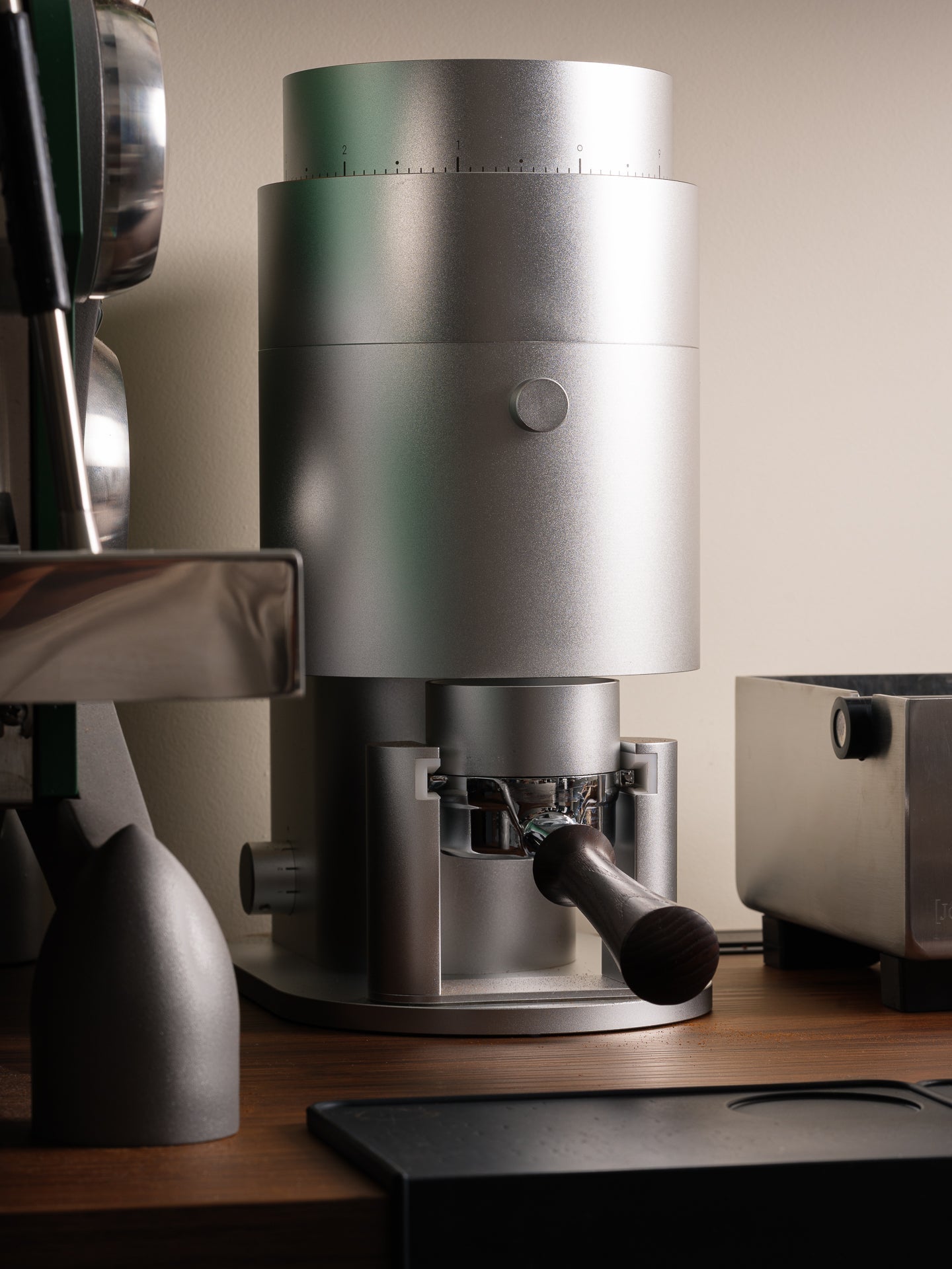 Moulin manuel ou électrique : lequel choisir pour le café de spécialité ?